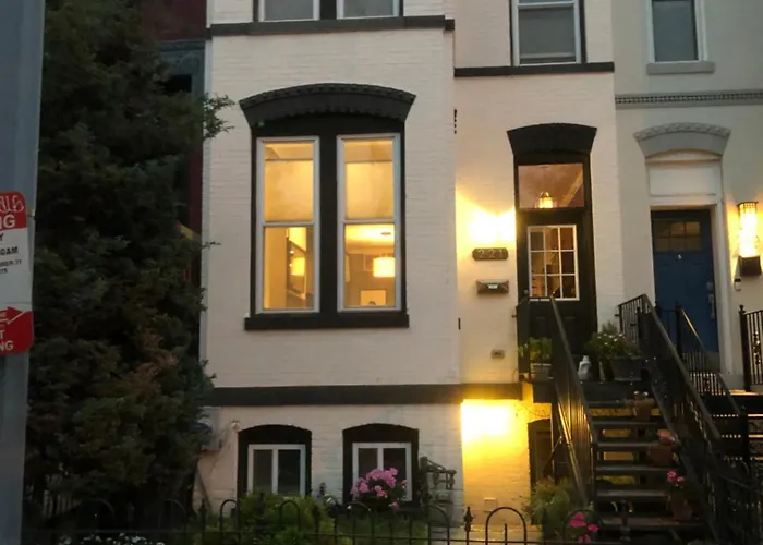 Stylish Renovated Flat, Central, Walk To Dc Sights